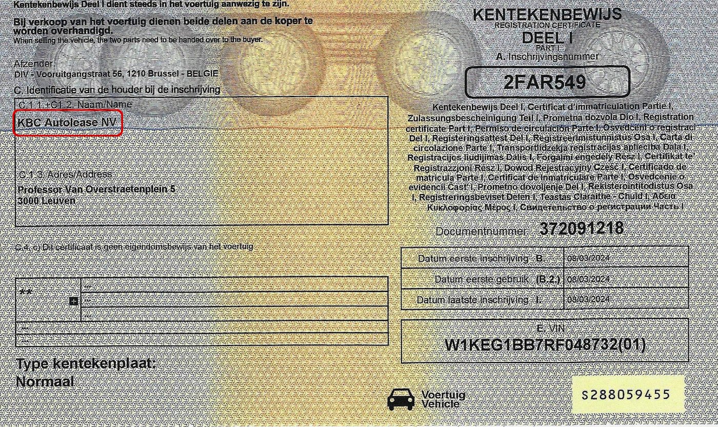 Exemple de certificat d'immatriculation avec le nom du titulaire encadré